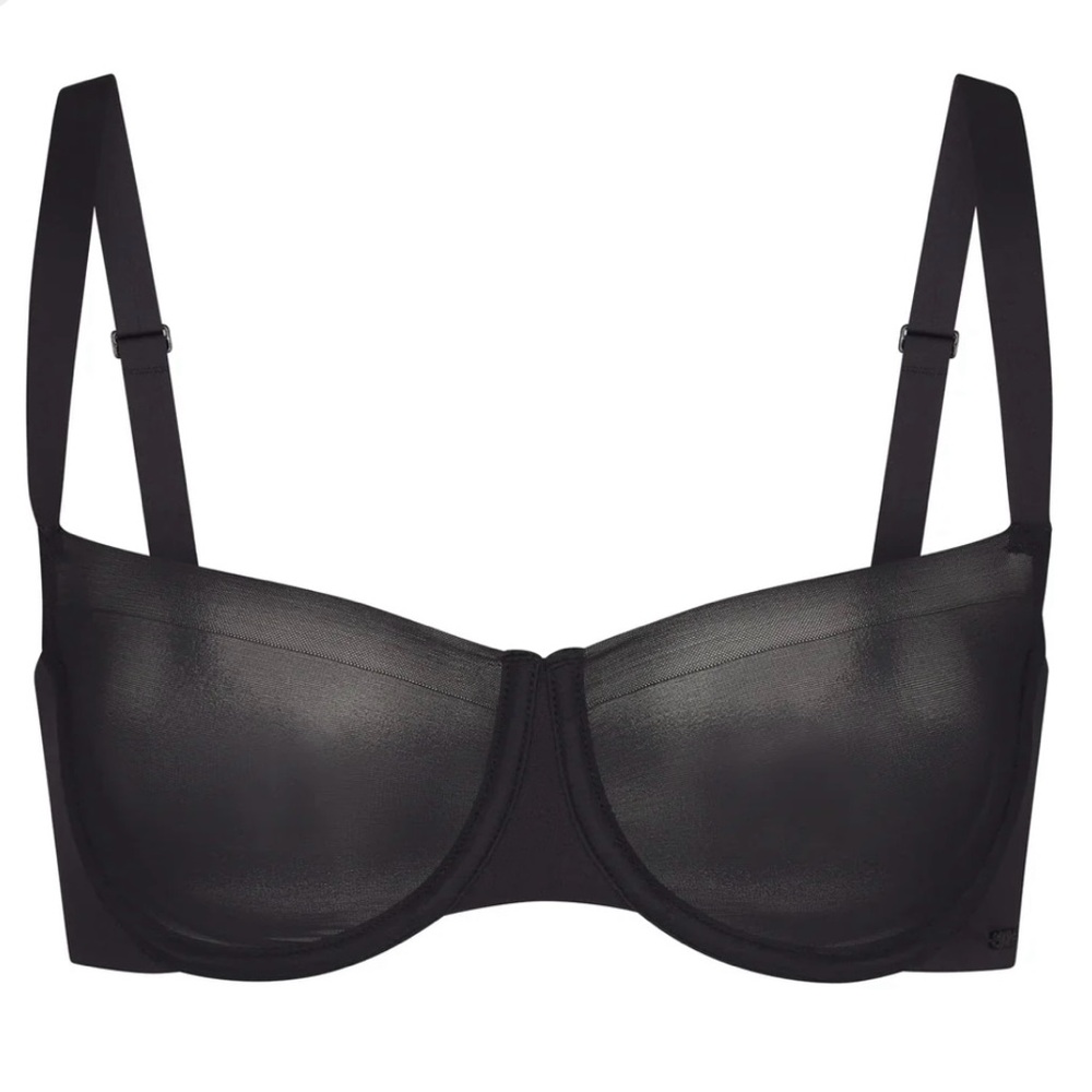 SKIMS NWT no show molded unlined balconette size 32C